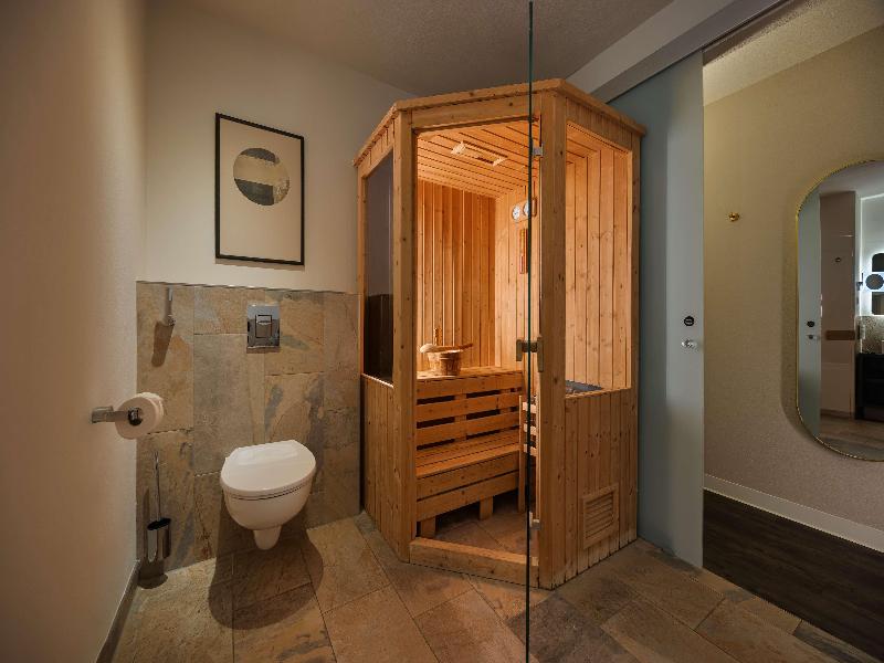 Haven Hotel Rotterdam, Curio Collection by Hilton - Oda