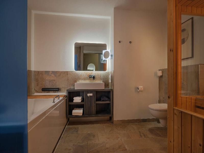 Haven Hotel Rotterdam, Curio Collection by Hilton - Oda