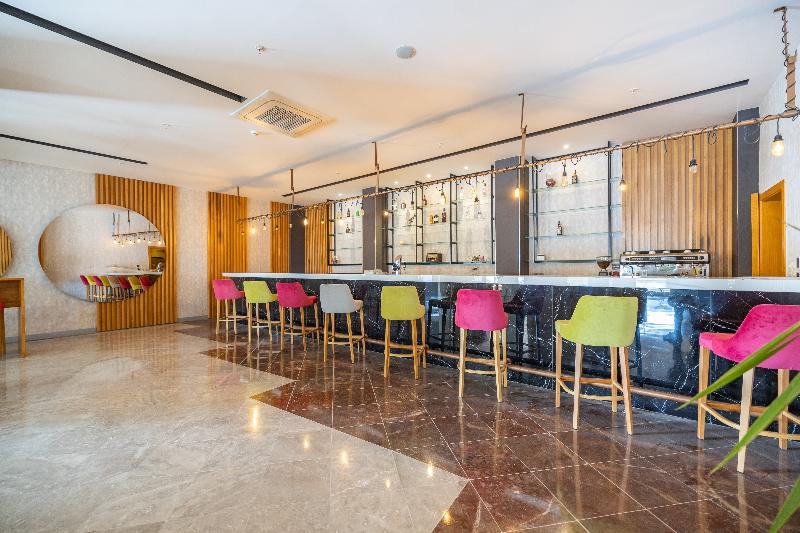 La Quinta by Wyndham Bodrum - Bar