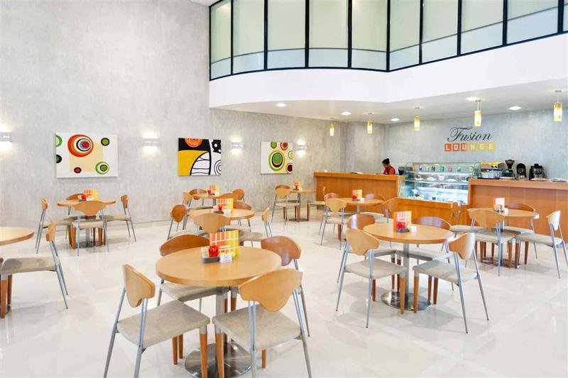Ibis Abu Dhabi Gate - Restoran