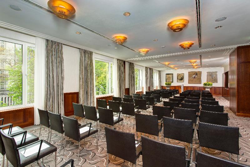 Rocco Forte The Charles Hotel - Toplantı