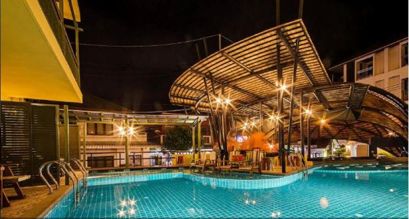 Bhundhari Chaweng Beach Resort - Havuz