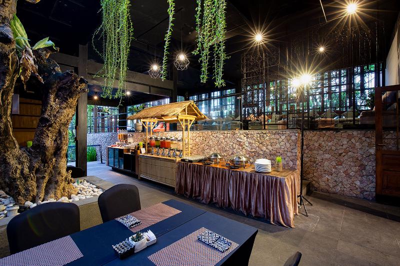 THE 1O1 Bali Fontana Seminyak - Restoran