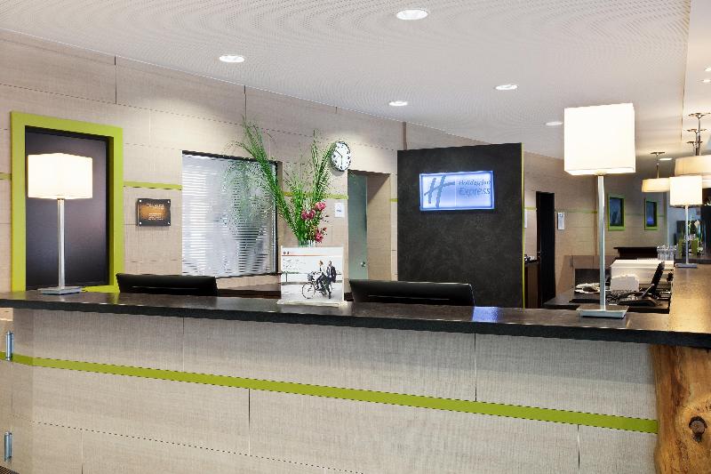 Holiday Inn Express Augsburg - Lobi