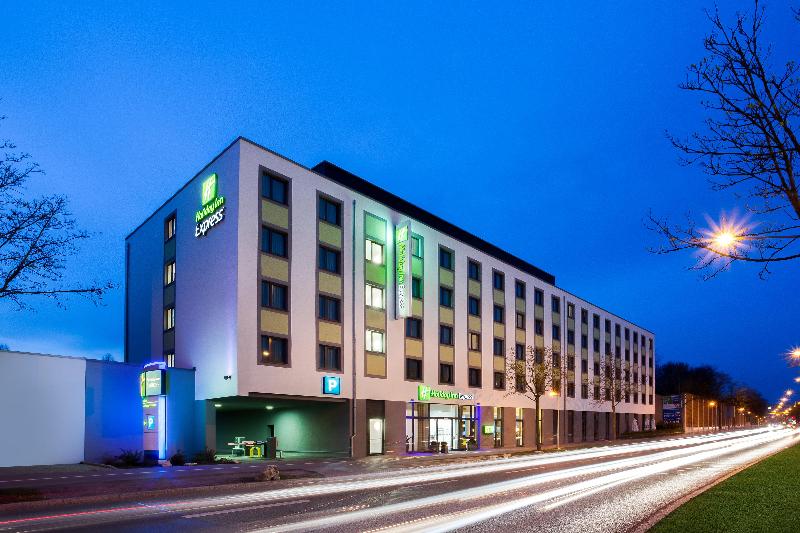 Holiday Inn Express Augsburg - Genel