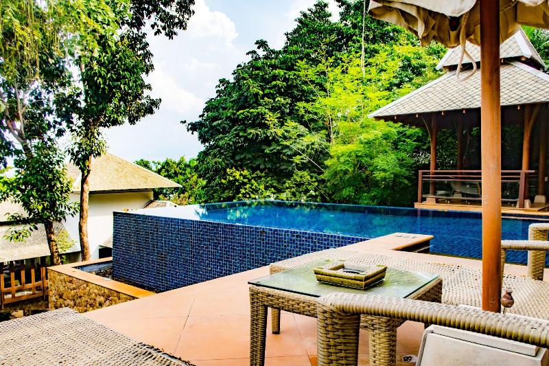 Pawanthorn Pool Villa Samui - Havuz