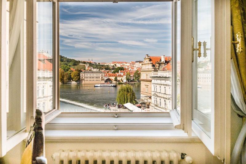 Charles Bridge Palace - Oda