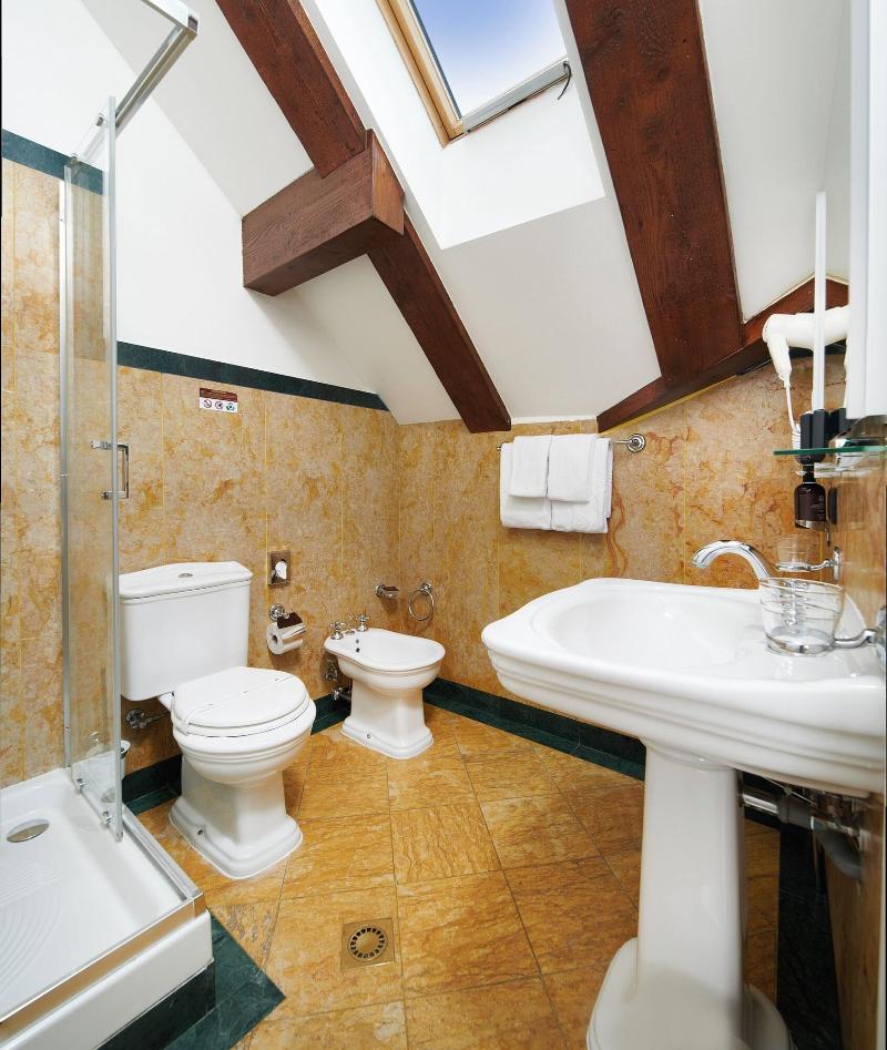 Charles Bridge Palace - Oda
