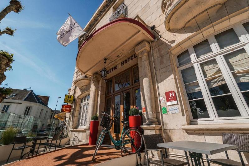 Logis Hotel Majestic - Genel