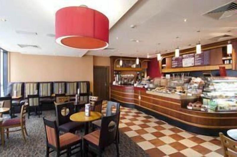 Premier Inn Heathrow Airport Terminal 5 - Restoran