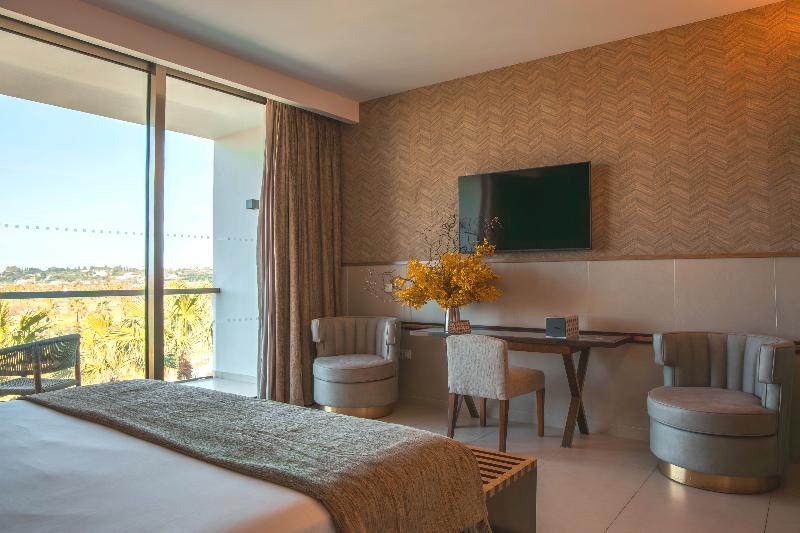 Wine & Books by the sea - Algarve Resort - Oda