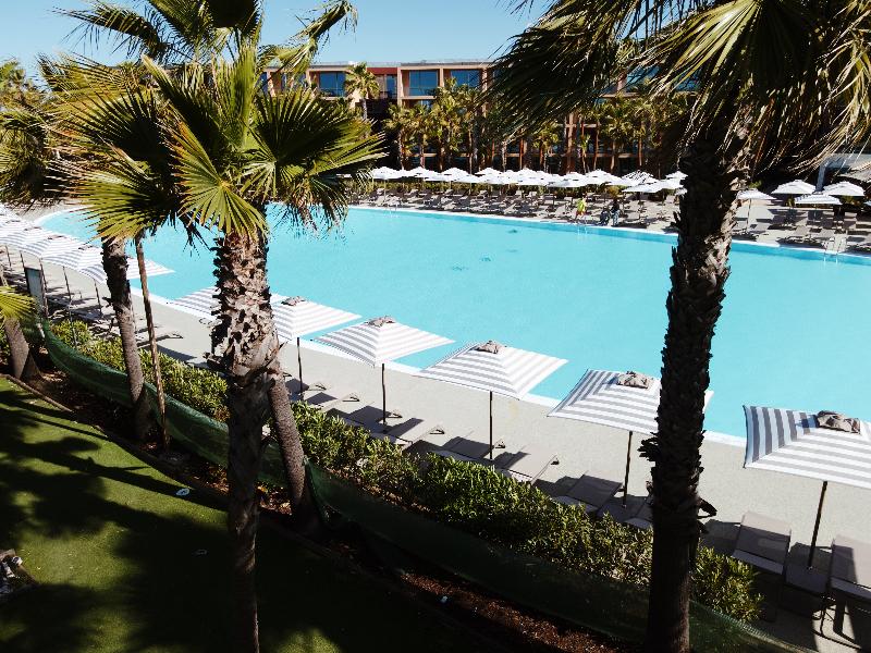 Wine & Books by the sea - Algarve Resort - Havuz