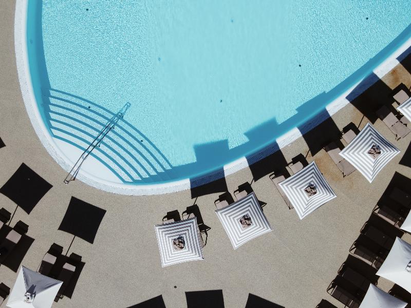 Wine & Books by the sea - Algarve Resort - Havuz
