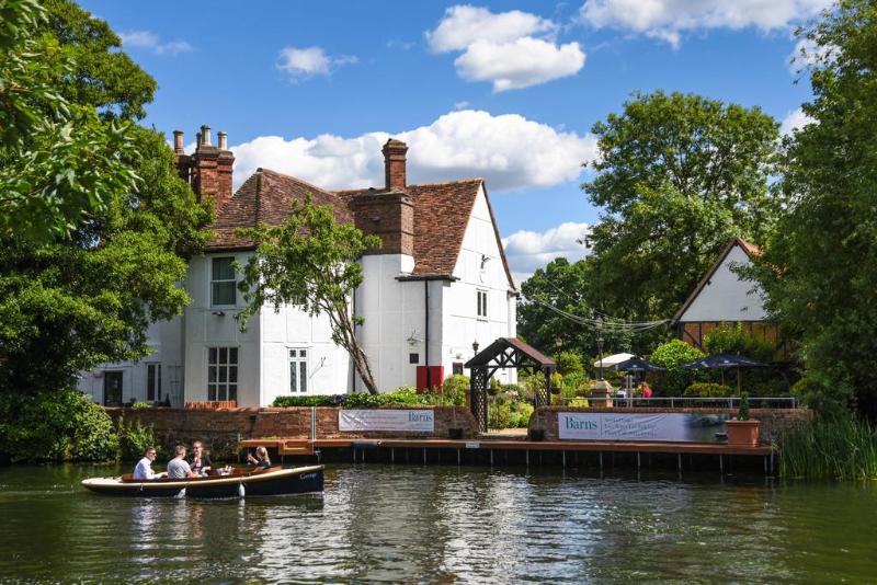 The Kingfisher Bedford - Genel