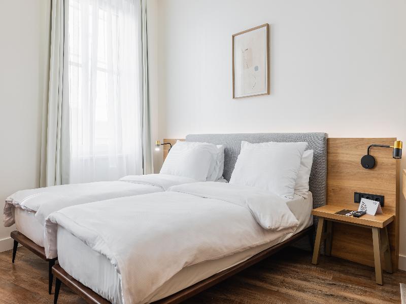 Forty Plus One Hotel Vienna - Oda