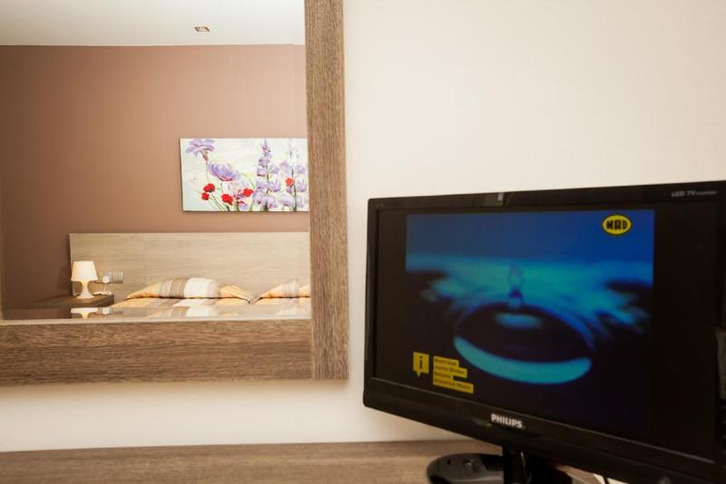 Crystallo Hotel Apts - Oda