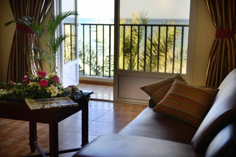 Resort Sur Beach Holiday - Genel