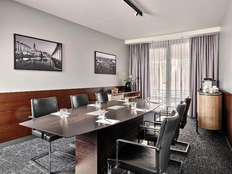 Radisson Blu Hotel, Hamburg Airport - Toplantı