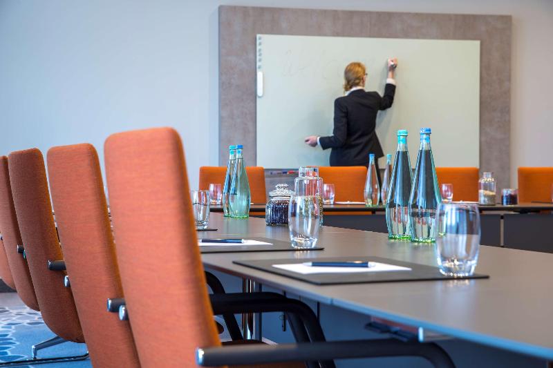 Radisson Blu Hotel, Hamburg Airport - Toplantı