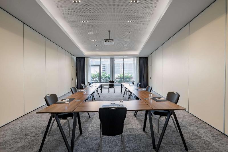 Radisson Blu Hotel, Hamburg Airport - Toplantı