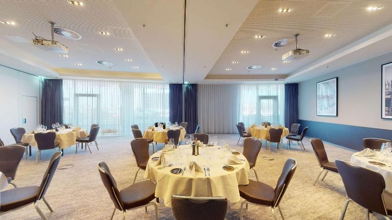 Radisson Blu Hotel, Hamburg Airport - Toplantı