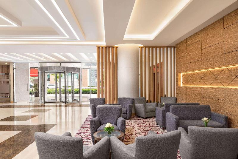 Ramada by Wyndham Dubai Deira - Lobi