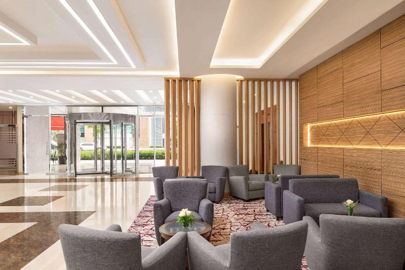 Ramada by Wyndham Dubai Deira - Lobi
