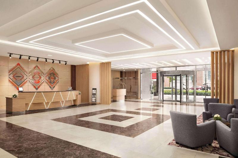 Ramada by Wyndham Dubai Deira - Lobi