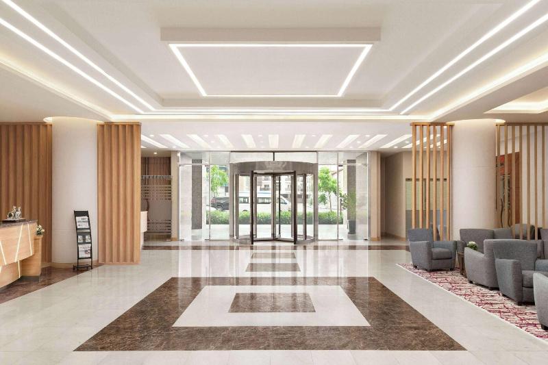Ramada by Wyndham Dubai Deira - Lobi