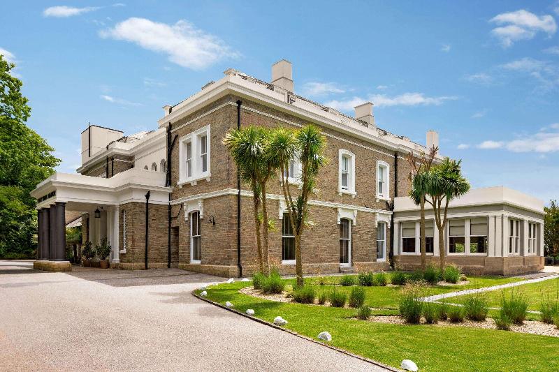 Trenython Manor - Genel