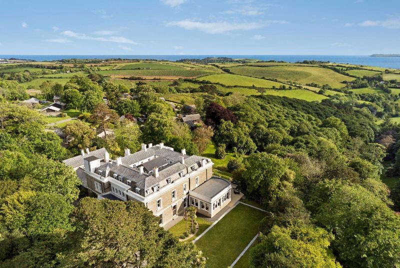 Trenython Manor - Genel