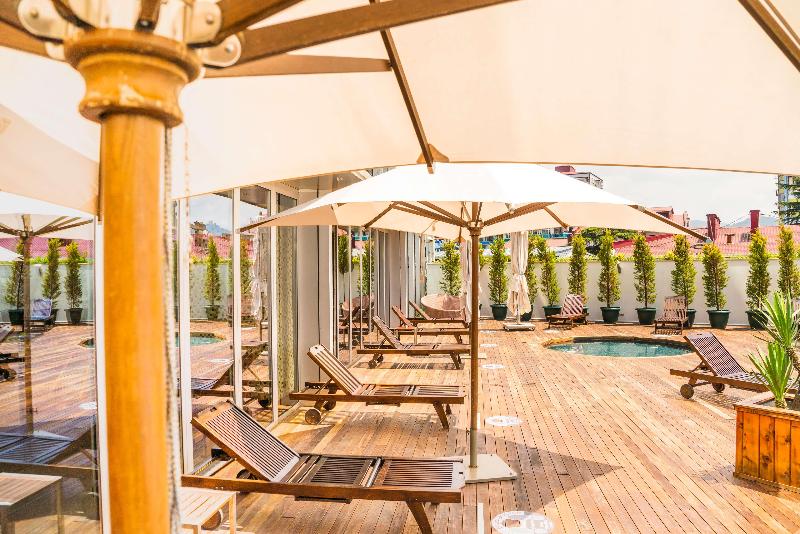 Radisson Blu Hotel, Batumi - Havuz