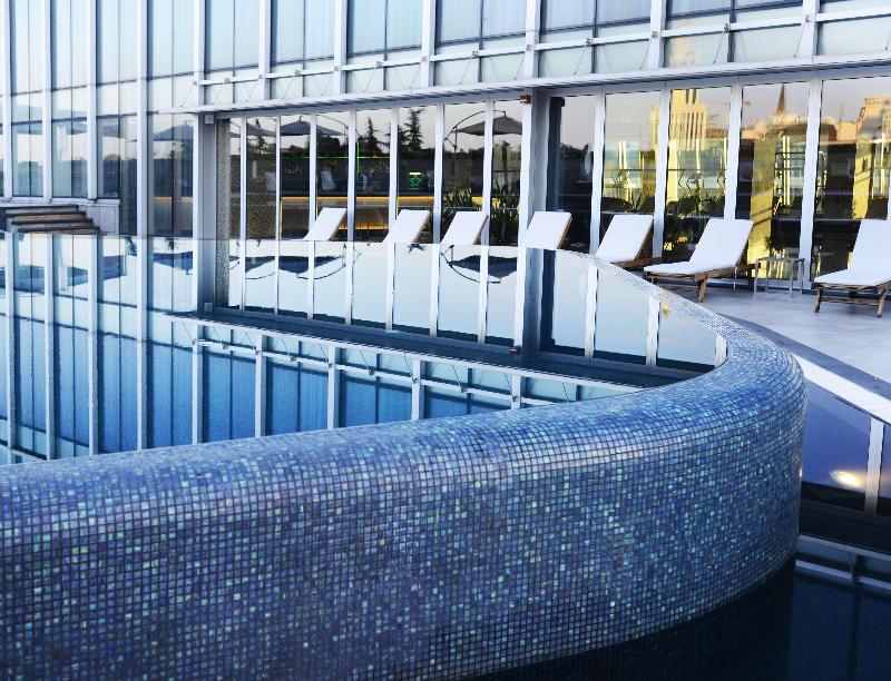 Radisson Blu Hotel, Batumi - Havuz