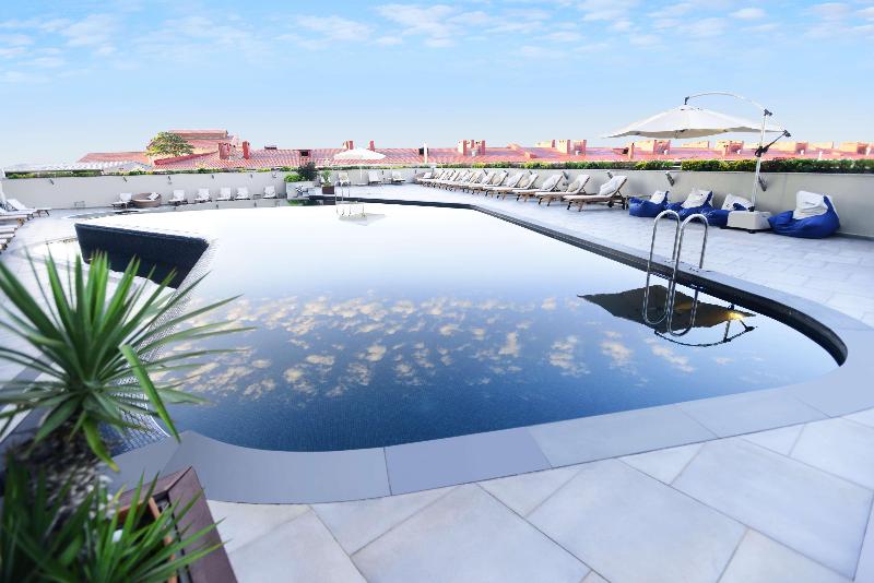 Radisson Blu Hotel, Batumi - Havuz