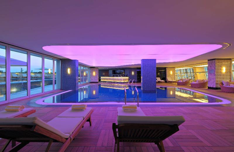 Radisson Blu Hotel, Batumi - Havuz