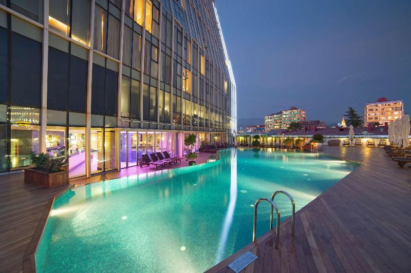 Radisson Blu Hotel, Batumi - Havuz