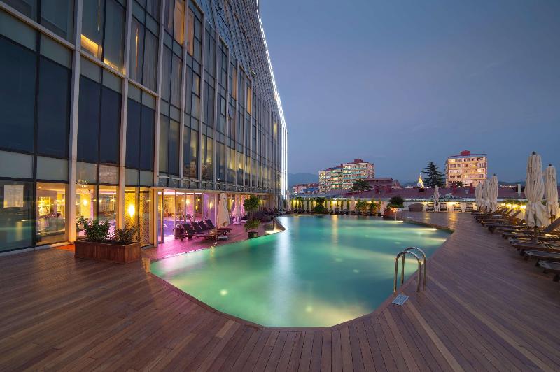 Radisson Blu Hotel, Batumi - Havuz