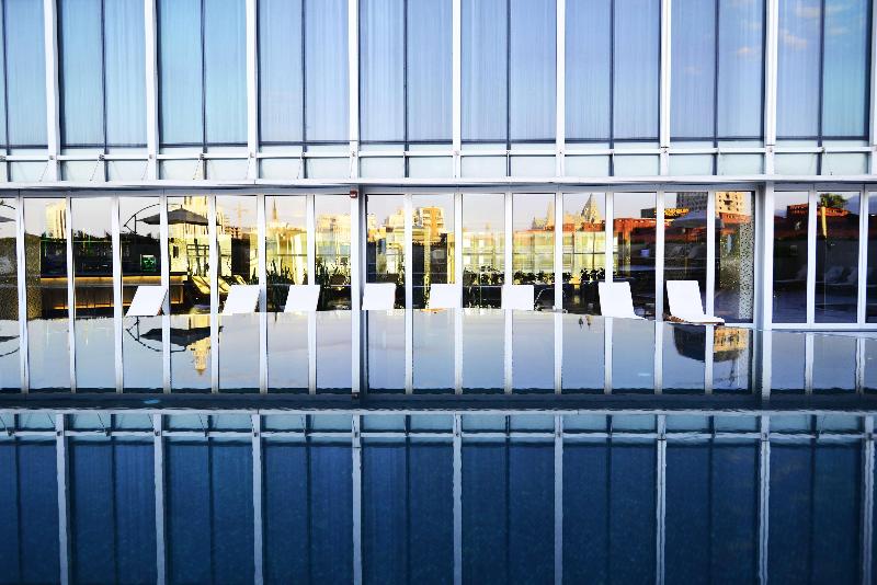 Radisson Blu Hotel, Batumi - Havuz