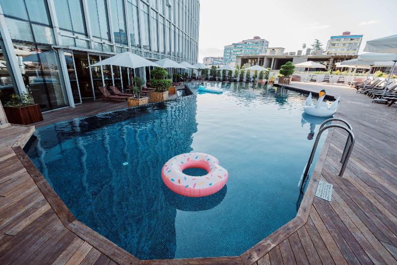 Radisson Blu Hotel, Batumi - Havuz