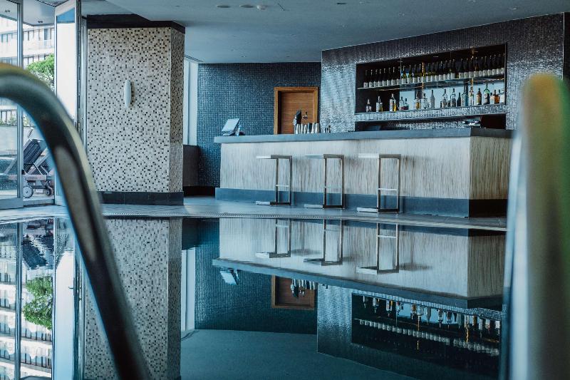 Radisson Blu Hotel, Batumi - Havuz