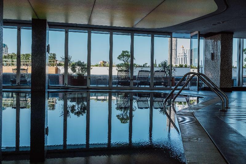 Radisson Blu Hotel, Batumi - Havuz