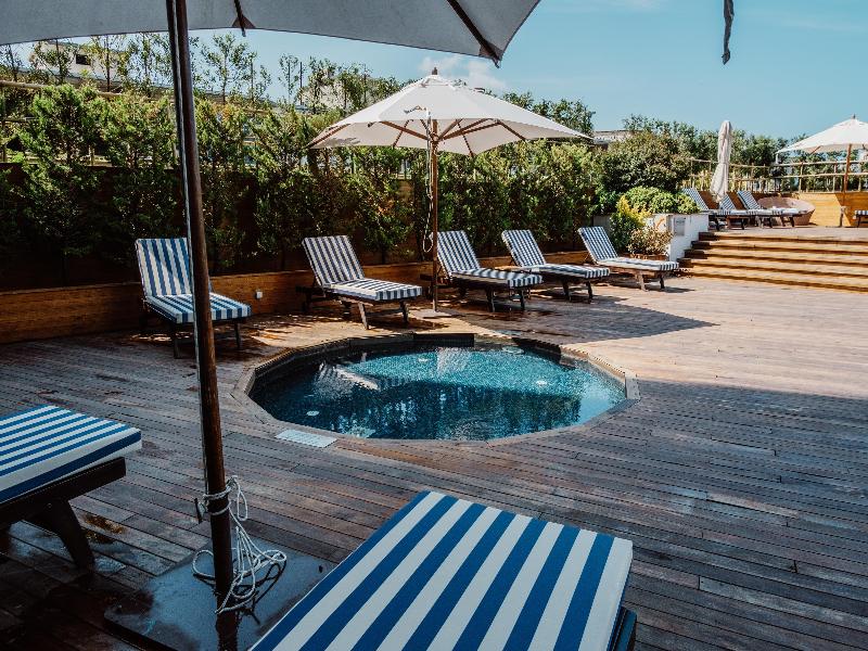 Radisson Blu Hotel, Batumi - Havuz