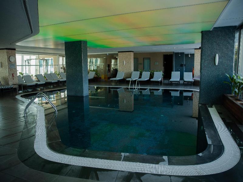 Radisson Blu Hotel, Batumi - Havuz