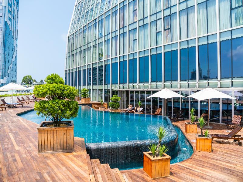 Radisson Blu Hotel, Batumi - Havuz