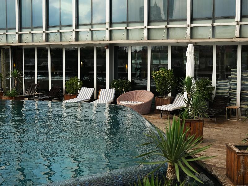 Radisson Blu Hotel, Batumi - Havuz
