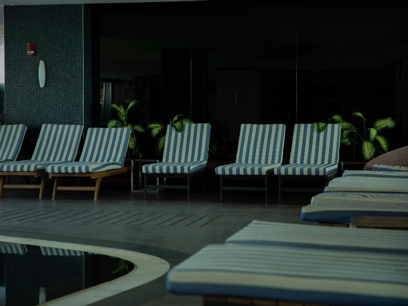 Radisson Blu Hotel, Batumi - Havuz