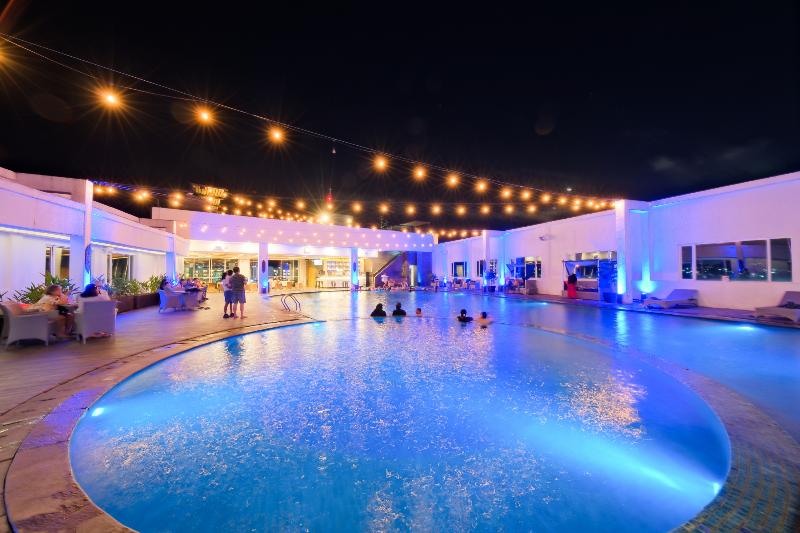 Grand Jatra Hotel Balikpapan - Havuz