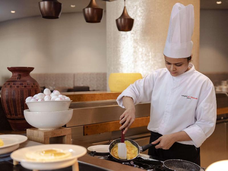Swissôtel Al Ghurair - Restoran