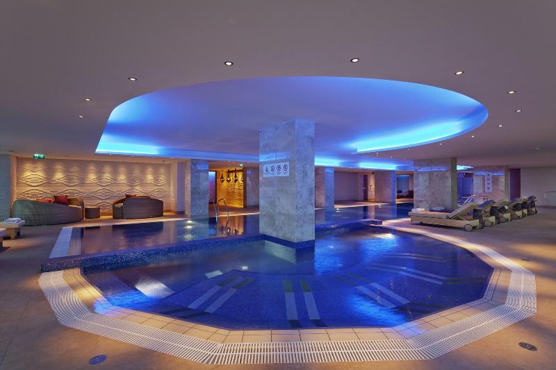 Hilton Baku Hotel - Havuz