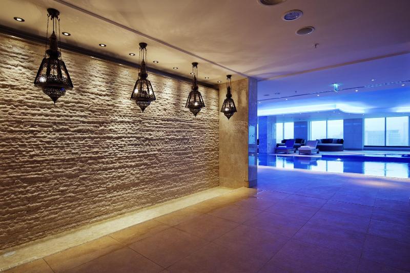 Hilton Baku Hotel - Havuz